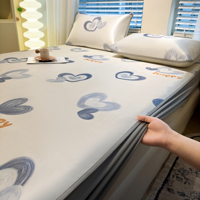 91家纺网 家纺一手货源 找家纺 LIFE.丽芙 2025春夏季新品数码印花冰藤加厚枕头套机包边款（风格二） 邂逅