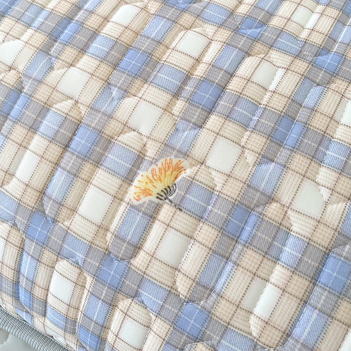 91家纺网 家纺一手货源 找家纺 雨彤家纺 2025年新款A类凉感丝乳胶单人枕套 轻盈格-紫