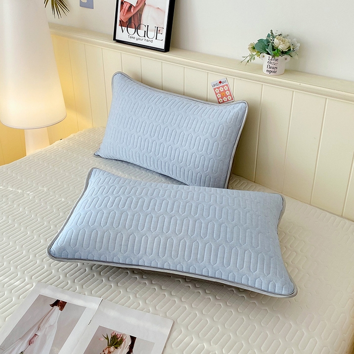 91家纺网 家纺一手货源 找家纺 雨彤家纺 2025年新款A类凉感丝乳胶单人枕套 肌理纹-蓝