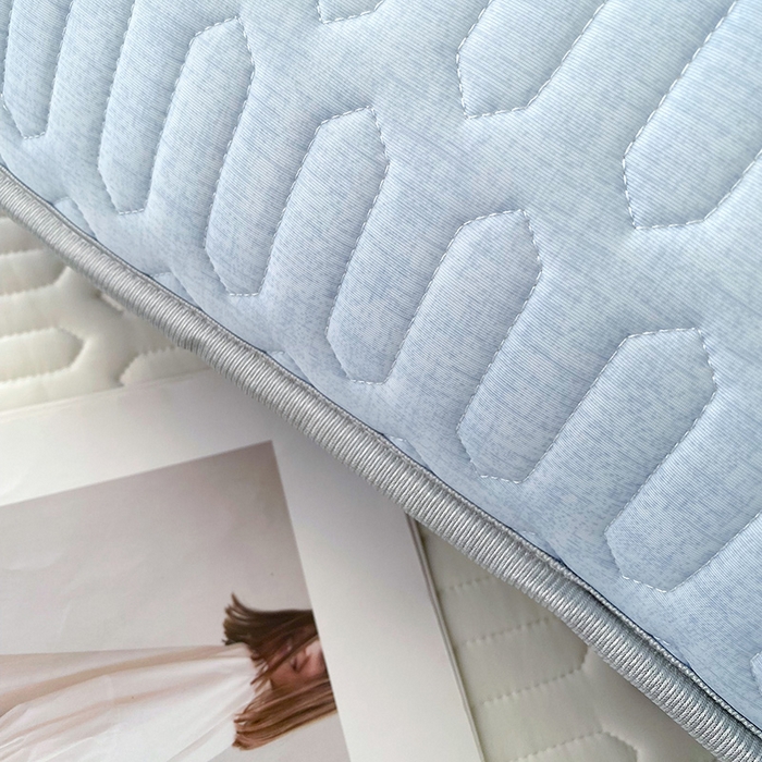 91家纺网 家纺一手货源 找家纺 雨彤家纺 2025年新款A类凉感丝乳胶单人枕套 肌理纹-蓝