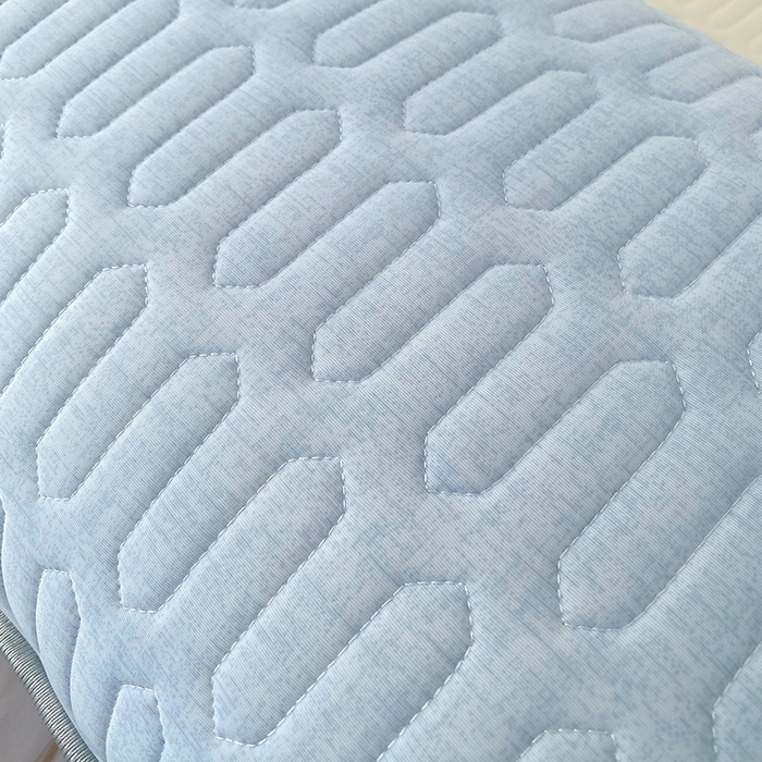 91家纺网 家纺一手货源 找家纺 雨彤家纺 2025年新款A类凉感丝乳胶单人枕套 肌理纹-蓝