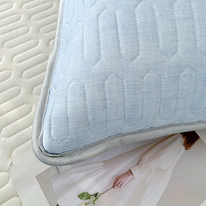 91家纺网 家纺一手货源 找家纺 雨彤家纺 2025年新款A类凉感丝乳胶单人枕套 肌理纹-蓝