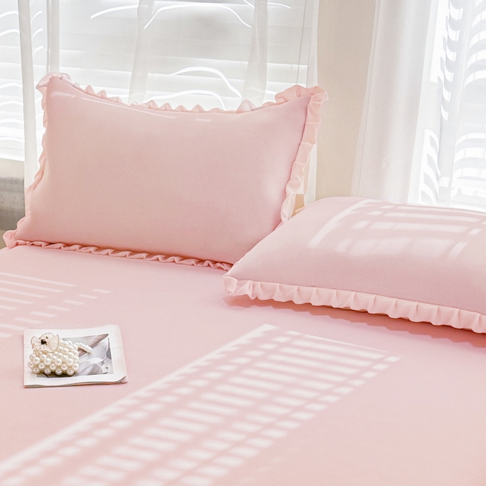 91家纺网 家纺一手货源 找家纺 LIFE.丽芙 2025春夏新款独家研发太空层凉感冰丝双层荷叶边枕头套 樱花粉