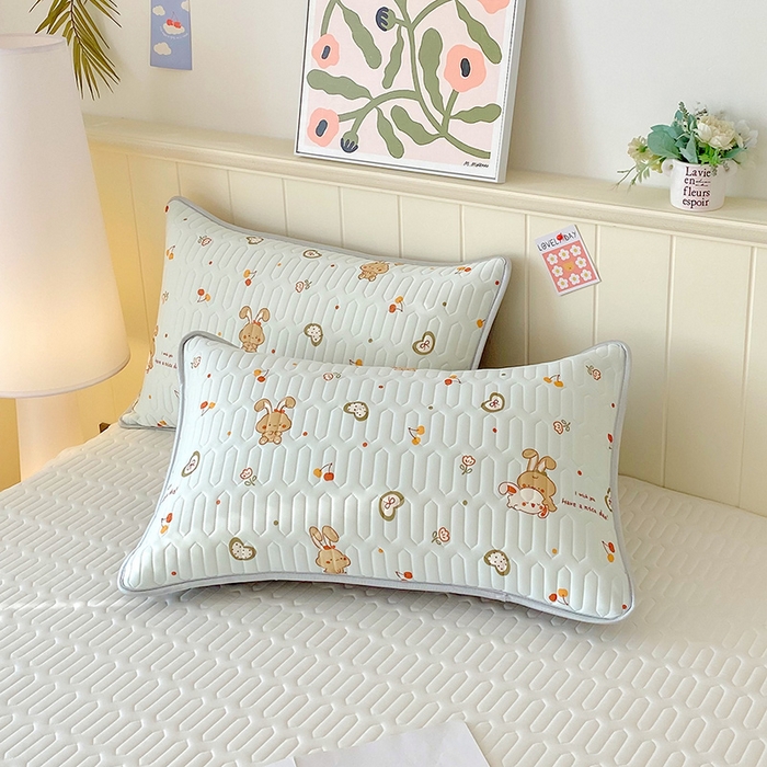 雨彤家纺 2025年新款A类凉感丝乳胶单人枕套 樱桃小兔