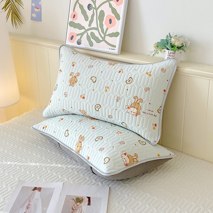 91家纺网 家纺一手货源 找家纺 雨彤家纺 2025年新款A类凉感丝乳胶单人枕套 樱桃小兔