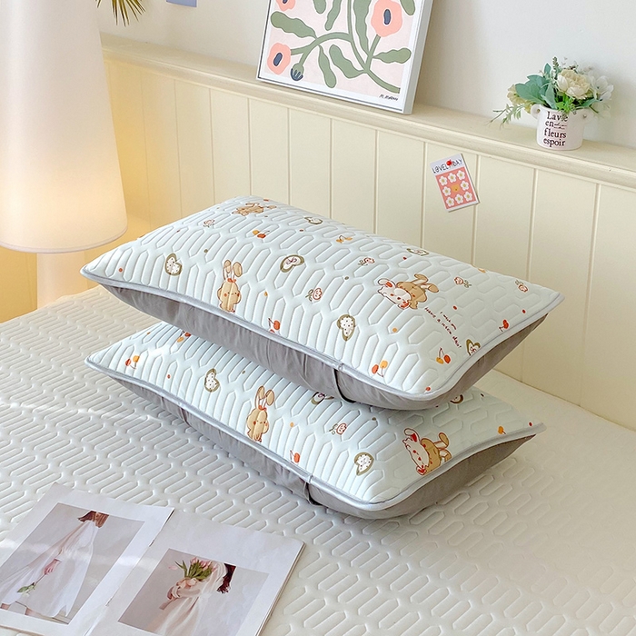 91家纺网 家纺一手货源 找家纺 雨彤家纺 2025年新款A类凉感丝乳胶单人枕套 樱桃小兔