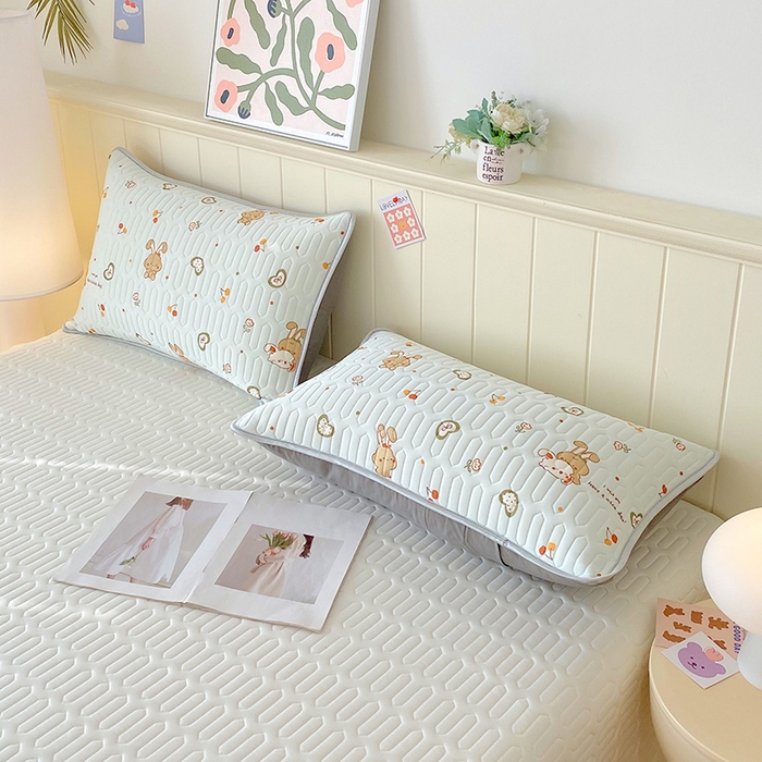 91家纺网 家纺一手货源 找家纺 雨彤家纺 2025年新款A类凉感丝乳胶单人枕套 樱桃小兔