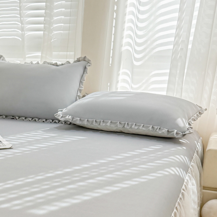 91家纺网 家纺一手货源 找家纺 LIFE.丽芙 2025春夏新款独家研发太空层凉感冰丝双层荷叶边枕头套 浅灰