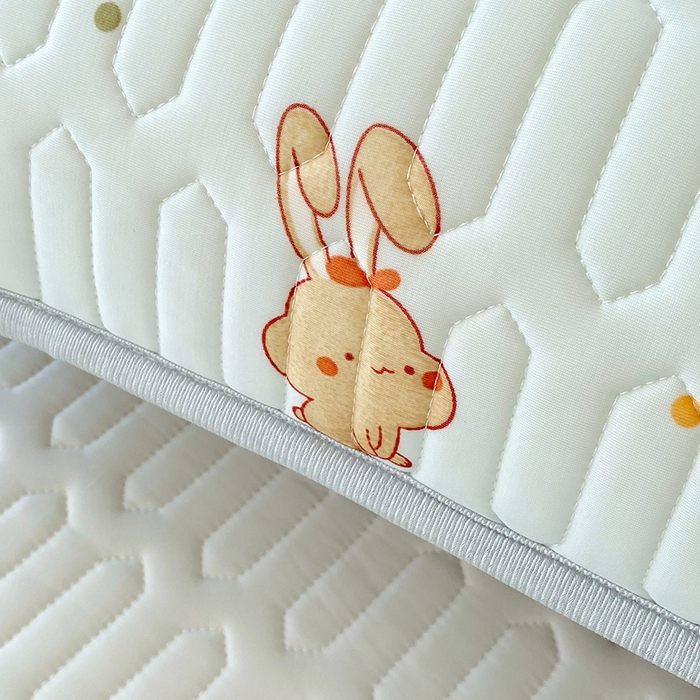 91家纺网 家纺一手货源 找家纺 雨彤家纺 2025年新款A类凉感丝乳胶单人枕套 樱桃小兔