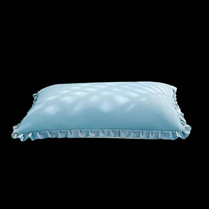 91家纺网 家纺一手货源 找家纺 LIFE.丽芙 2025春夏新款独家研发太空层凉感冰丝双层荷叶边枕头套 宾利蓝