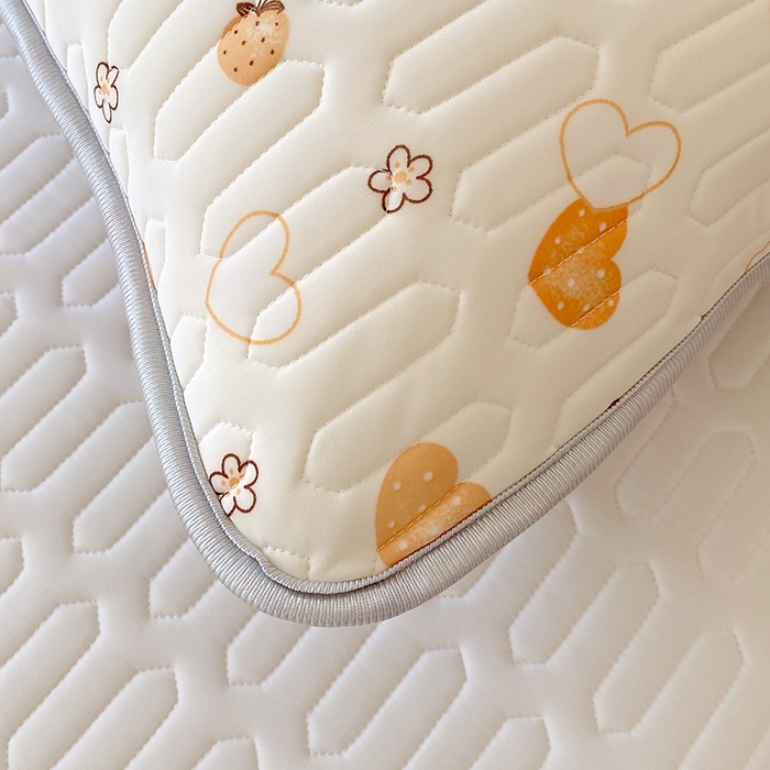 91家纺网 家纺一手货源 找家纺 雨彤家纺 2025年新款A类凉感丝乳胶单人枕套 爱意满满