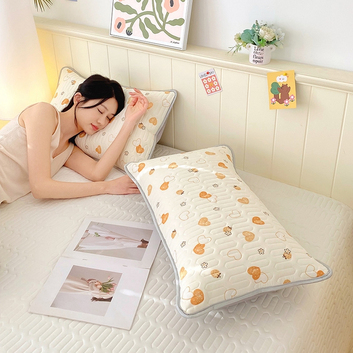 91家纺网 家纺一手货源 找家纺 雨彤家纺 2025年新款A类凉感丝乳胶单人枕套 爱意满满