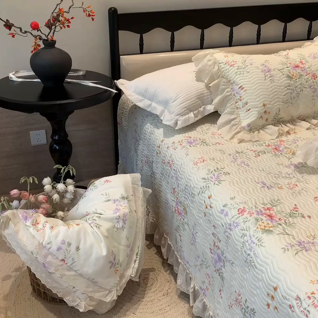 91家纺网 家纺一手货源 找家纺 莱豫家纺 2025春夏新款纯棉全棉花边款床盖三件套 夏之语