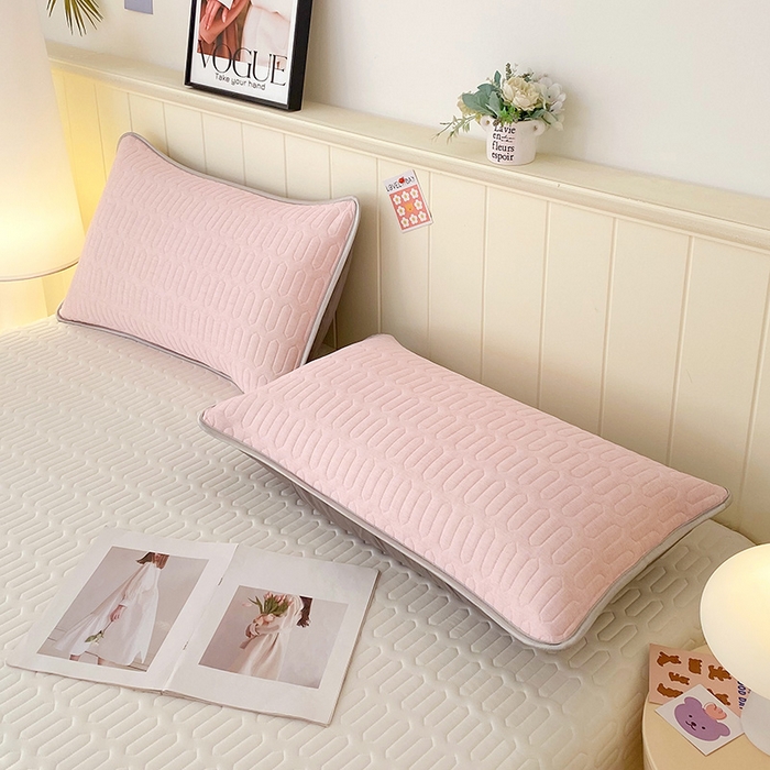 91家纺网 家纺一手货源 找家纺 雨彤家纺 2025年新款A类凉感丝乳胶单人枕套 肌理纹-粉