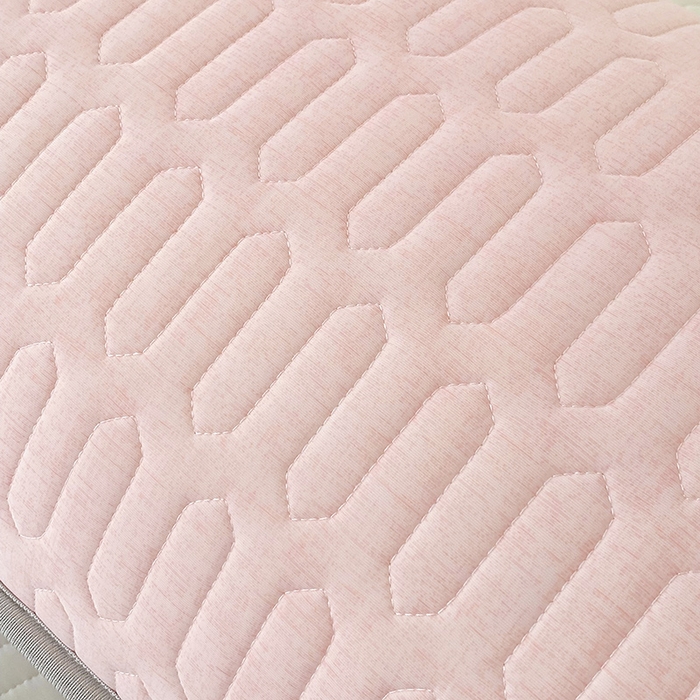 91家纺网 家纺一手货源 找家纺 雨彤家纺 2025年新款A类凉感丝乳胶单人枕套 肌理纹-粉