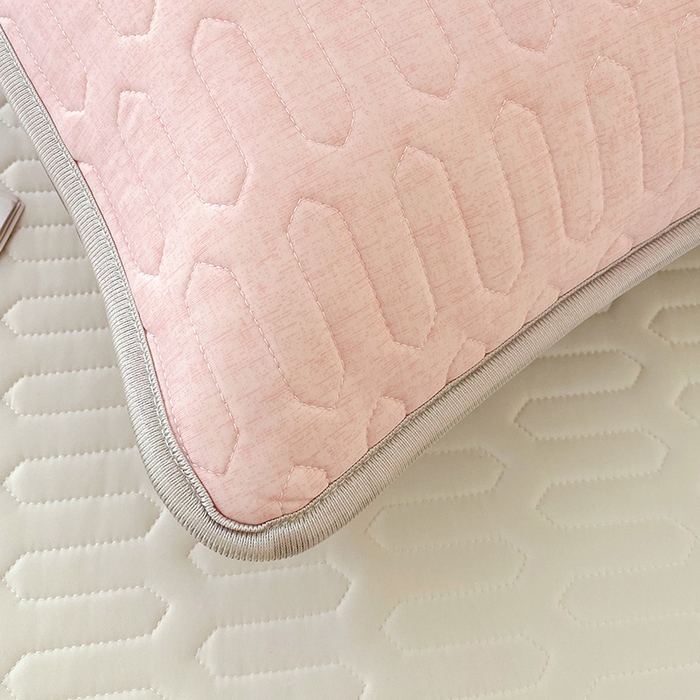 91家纺网 家纺一手货源 找家纺 雨彤家纺 2025年新款A类凉感丝乳胶单人枕套 肌理纹-粉