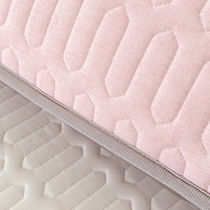 91家纺网 家纺一手货源 找家纺 雨彤家纺 2025年新款A类凉感丝乳胶单人枕套 肌理纹-粉
