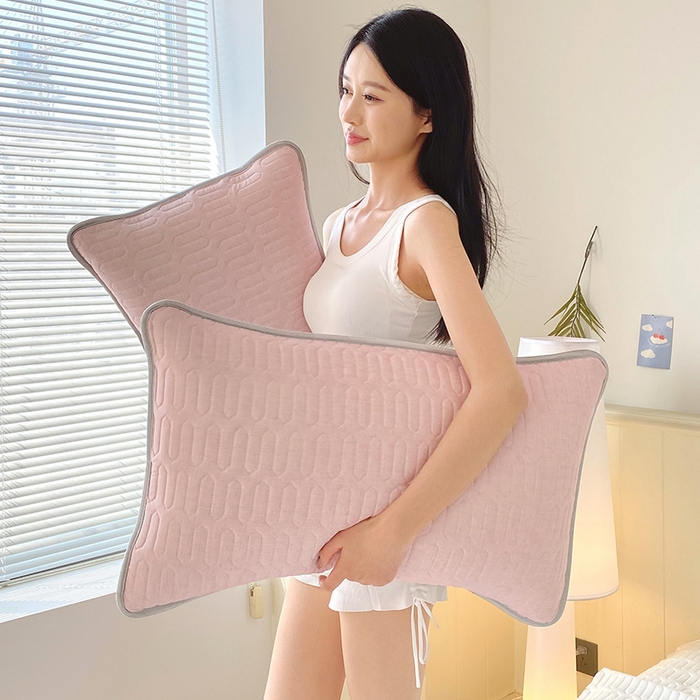 91家纺网 家纺一手货源 找家纺 雨彤家纺 2025年新款A类凉感丝乳胶单人枕套 肌理纹-粉