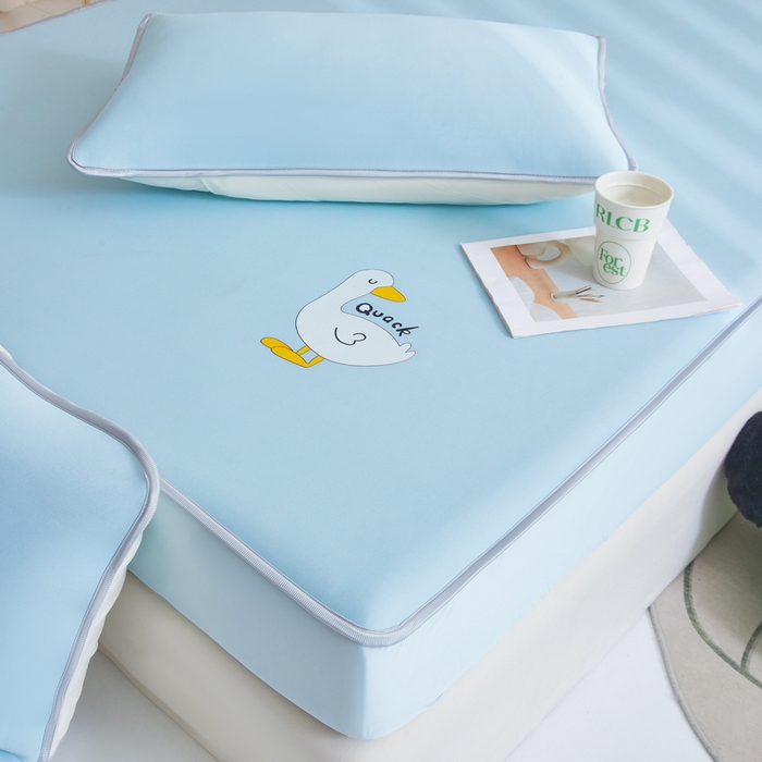 91家纺网 家纺一手货源 找家纺 LIFE.丽芙 2025春夏新款独家研发太空层凉感冰丝枕头套素色包边款 浅兰