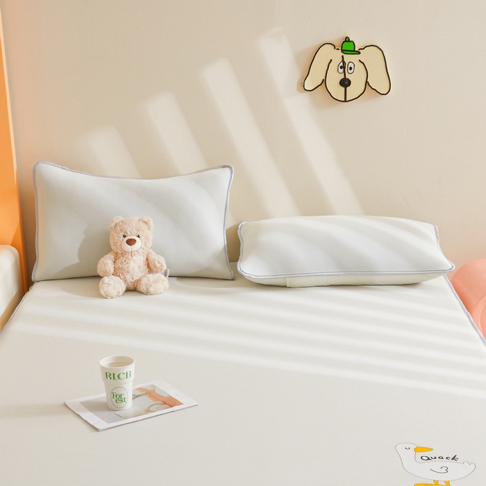 91家纺网 家纺一手货源 找家纺 LIFE.丽芙 2025春夏新款独家研发太空层凉感冰丝枕头套素色包边款 奶昔黄