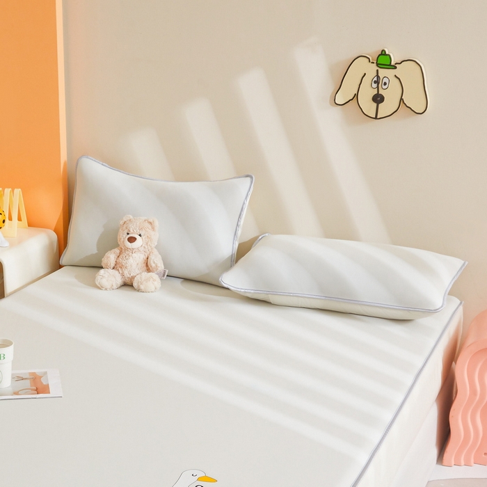 91家纺网 家纺一手货源 找家纺 LIFE.丽芙 2025春夏新款独家研发太空层凉感冰丝枕头套素色包边款 奶昔黄