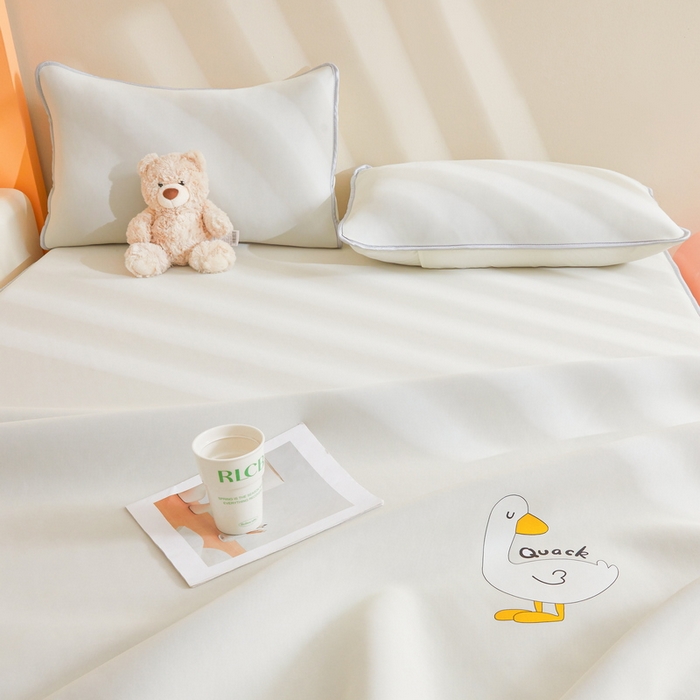 91家纺网 家纺一手货源 找家纺 LIFE.丽芙 2025春夏新款独家研发太空层凉感冰丝枕头套素色包边款 奶昔黄