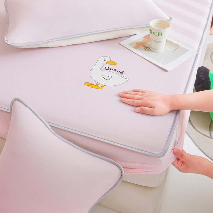 91家纺网 家纺一手货源 找家纺 LIFE.丽芙 2025春夏新款独家研发太空层凉感冰丝枕头套素色包边款 樱花粉