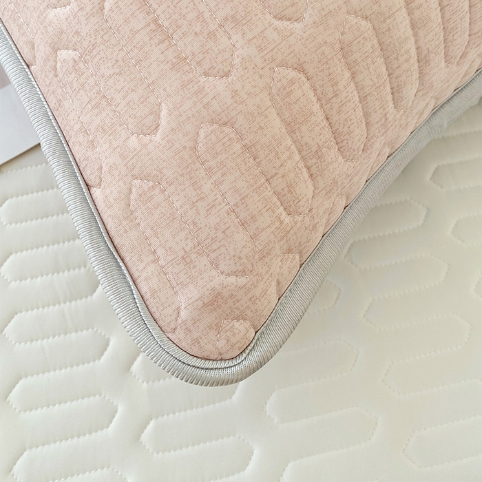 91家纺网 家纺一手货源 找家纺 雨彤家纺 2025年新款A类凉感丝乳胶单人枕套 肌理纹-咖