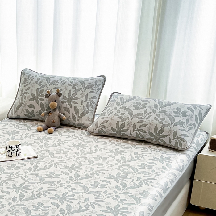 91家纺网 家纺一手货源 找家纺 LIFE.丽芙 2025春夏新款独家研发太空层凉感冰丝枕头套印花包边款 绿茵