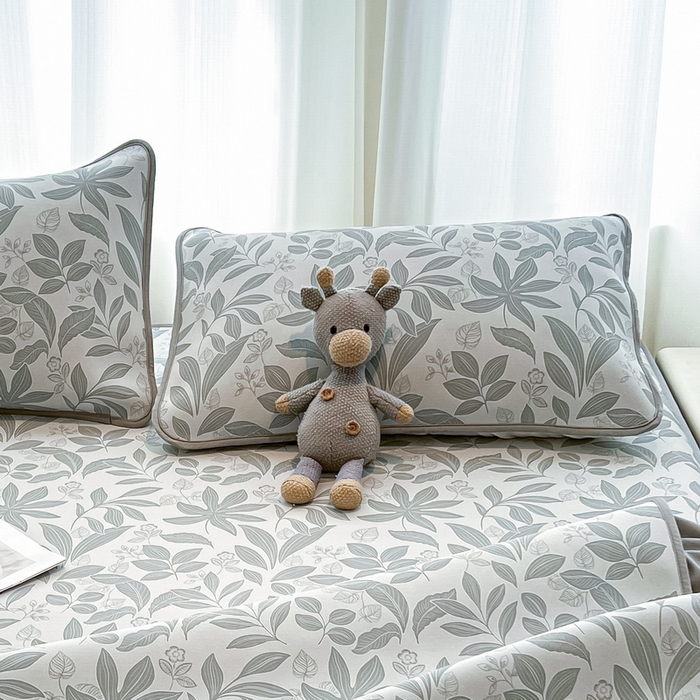 91家纺网 家纺一手货源 找家纺 LIFE.丽芙 2025春夏新款独家研发太空层凉感冰丝枕头套印花包边款 绿茵