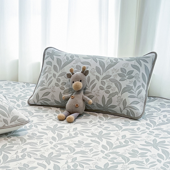 91家纺网 家纺一手货源 找家纺 LIFE.丽芙 2025春夏新款独家研发太空层凉感冰丝枕头套印花包边款 绿茵