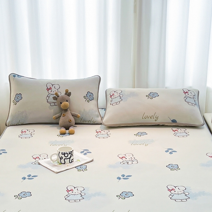 91家纺网 家纺一手货源 找家纺 LIFE.丽芙 2025春夏新款独家研发太空层凉感冰丝枕头套印花包边款 安妮兔