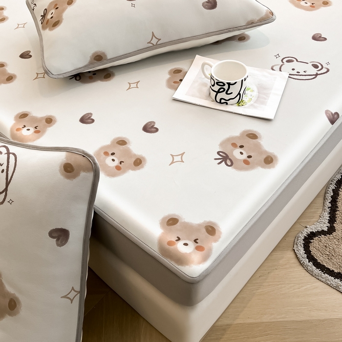 91家纺网 家纺一手货源 找家纺 LIFE.丽芙 2025春夏新款独家研发太空层凉感冰丝枕头套印花包边款 黄油小熊