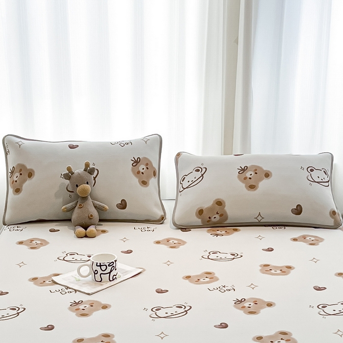 91家纺网 家纺一手货源 找家纺 LIFE.丽芙 2025春夏新款独家研发太空层凉感冰丝枕头套印花包边款 黄油小熊