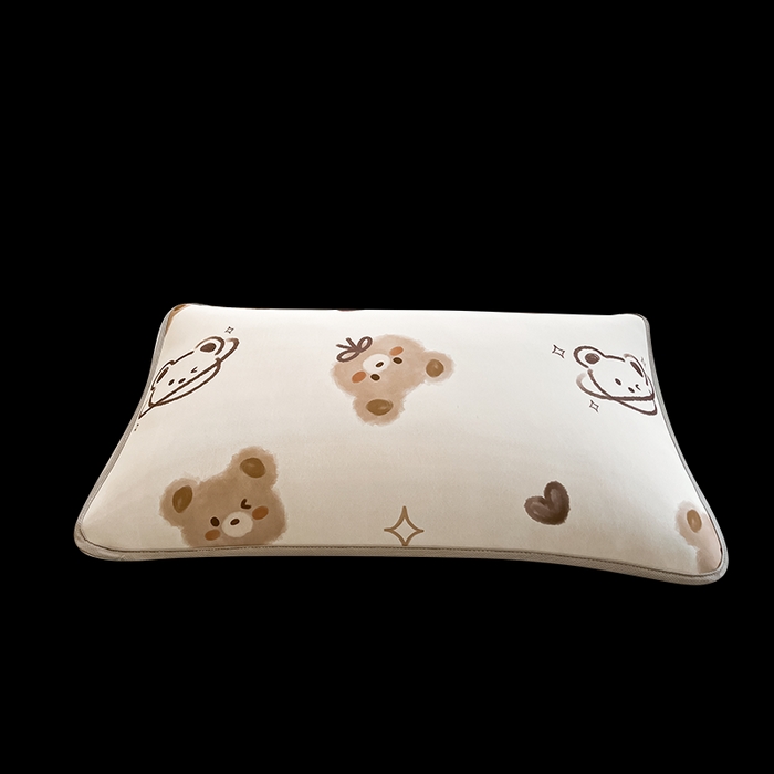 91家纺网 家纺一手货源 找家纺 LIFE.丽芙 2025春夏新款独家研发太空层凉感冰丝枕头套印花包边款 黄油小熊