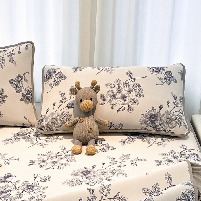 91家纺网 家纺一手货源 找家纺 LIFE.丽芙 2025春夏新款独家研发太空层凉感冰丝枕头套印花包边款 赫本