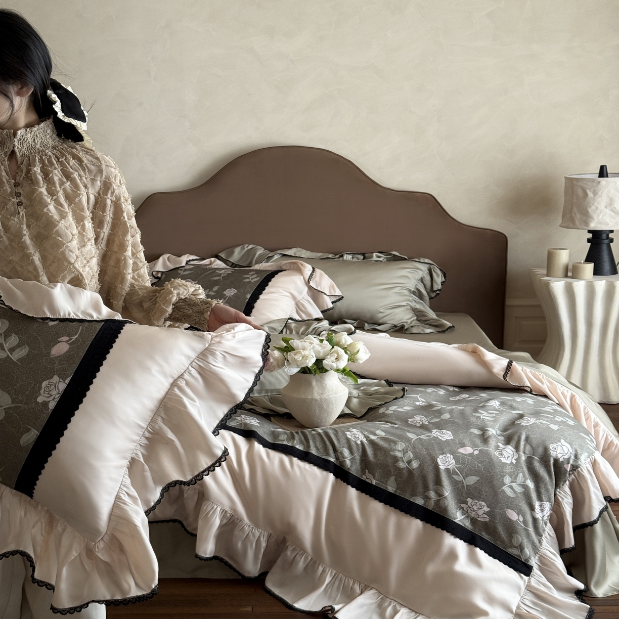 91家纺网 家纺一手货源 找家纺 佳汐蓝家纺 2025春夏新款60s兰精天丝数码印花荷叶花边四件套-芙蕾雅 芙蕾雅-绿色