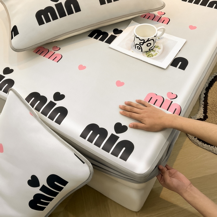 91家纺网 家纺一手货源 找家纺 LIFE.丽芙 2025春夏新款独家研发太空层凉感冰丝枕头套印花包边款 甜心粉