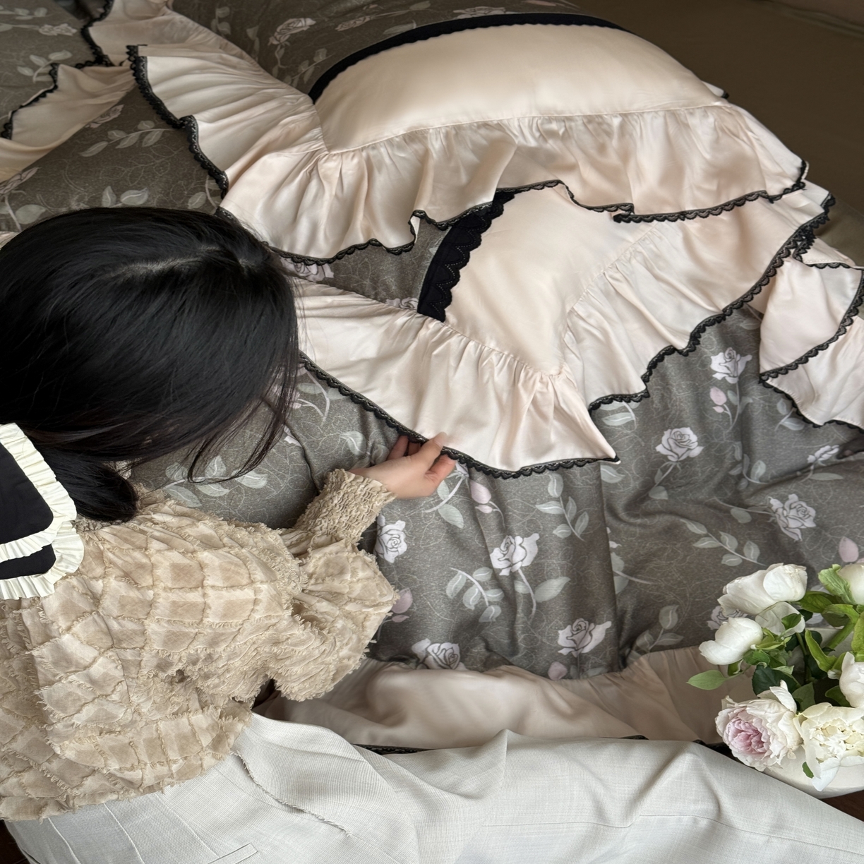 91家纺网 家纺一手货源 找家纺 佳汐蓝家纺 2025春夏新款60s兰精天丝数码印花荷叶花边四件套-芙蕾雅 芙蕾雅-绿色