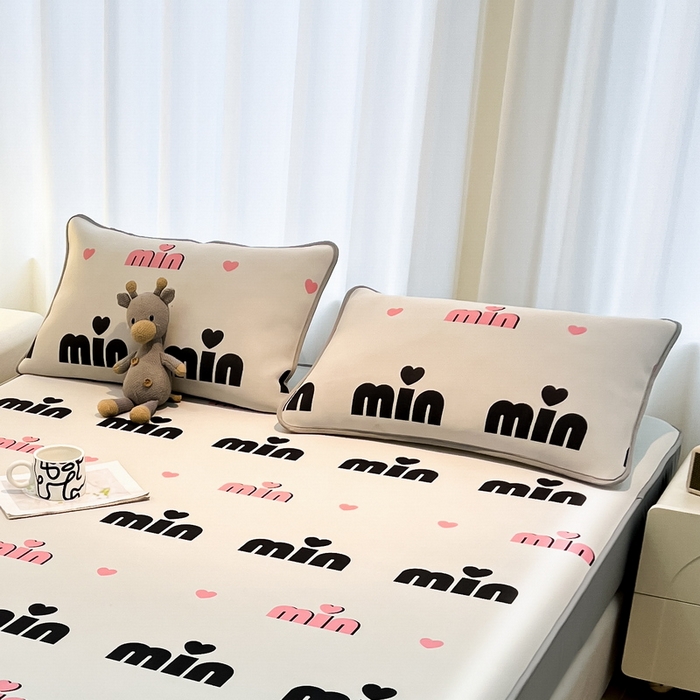 91家纺网 家纺一手货源 找家纺 LIFE.丽芙 2025春夏新款独家研发太空层凉感冰丝枕头套印花包边款 甜心粉