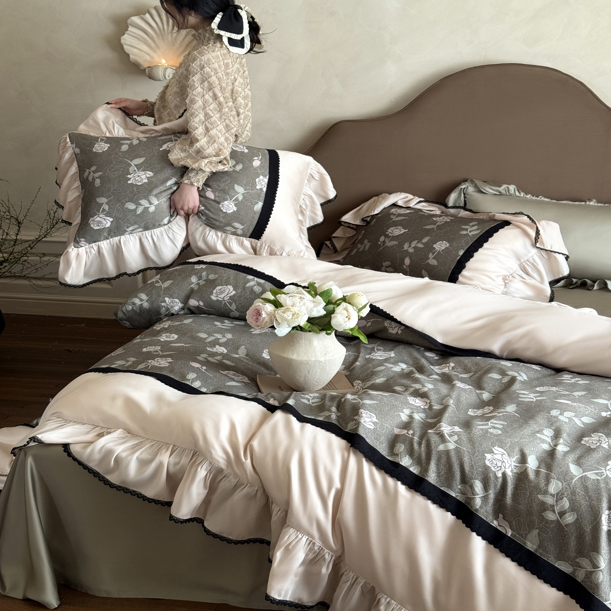 91家纺网 家纺一手货源 找家纺 佳汐蓝家纺 2025春夏新款60s兰精天丝数码印花荷叶花边四件套-芙蕾雅 芙蕾雅-绿色