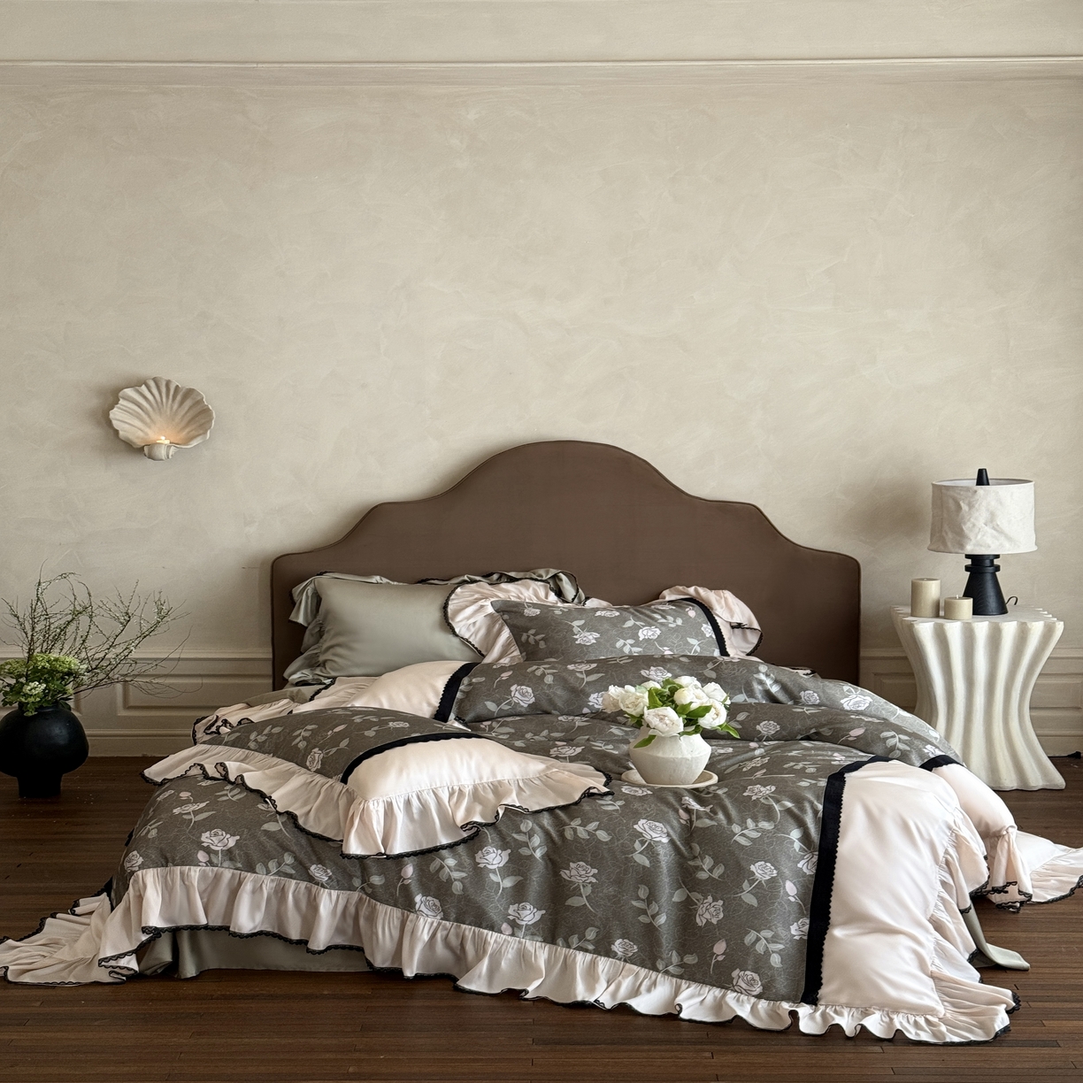 91家纺网 家纺一手货源 找家纺 佳汐蓝家纺 2025春夏新款60s兰精天丝数码印花荷叶花边四件套-芙蕾雅 芙蕾雅-绿色