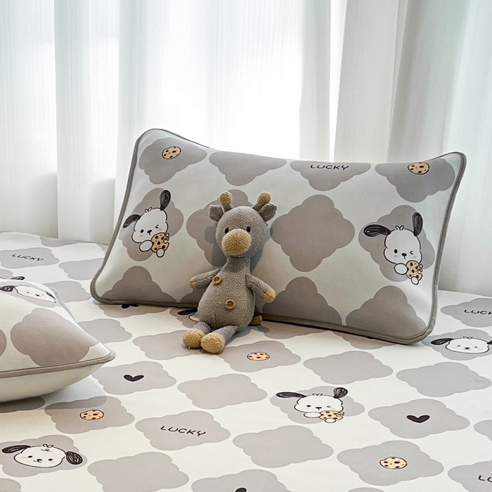 91家纺网 家纺一手货源 找家纺 LIFE.丽芙 2025春夏新款独家研发太空层凉感冰丝枕头套印花包边款 饼干狗