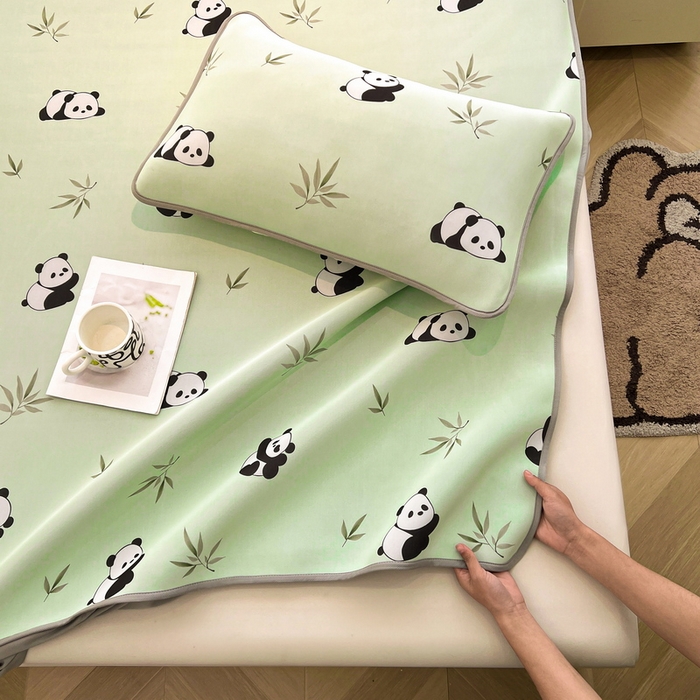 91家纺网 家纺一手货源 找家纺 LIFE.丽芙 2025春夏新款独家研发太空层凉感冰丝枕头套印花包边款 小熊猫