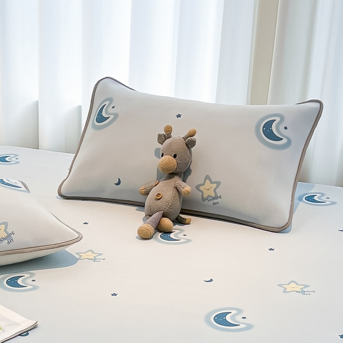 91家纺网 家纺一手货源 找家纺 LIFE.丽芙 2025春夏新款独家研发太空层凉感冰丝枕头套印花包边款 星辰