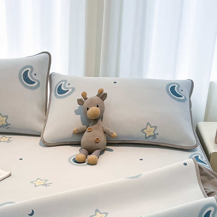 91家纺网 家纺一手货源 找家纺 LIFE.丽芙 2025春夏新款独家研发太空层凉感冰丝枕头套印花包边款 星辰