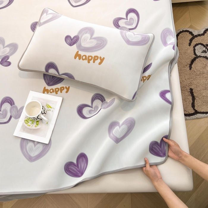 91家纺网 家纺一手货源 找家纺 LIFE.丽芙 2025春夏新款独家研发太空层凉感冰丝枕头套印花包边款 邂逅