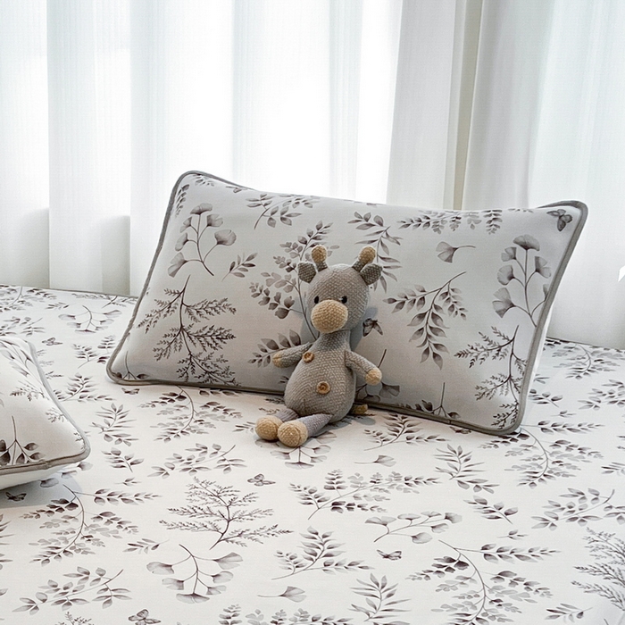 91家纺网 家纺一手货源 找家纺 LIFE.丽芙 2025春夏新款独家研发太空层凉感冰丝枕头套印花包边款 水墨叶