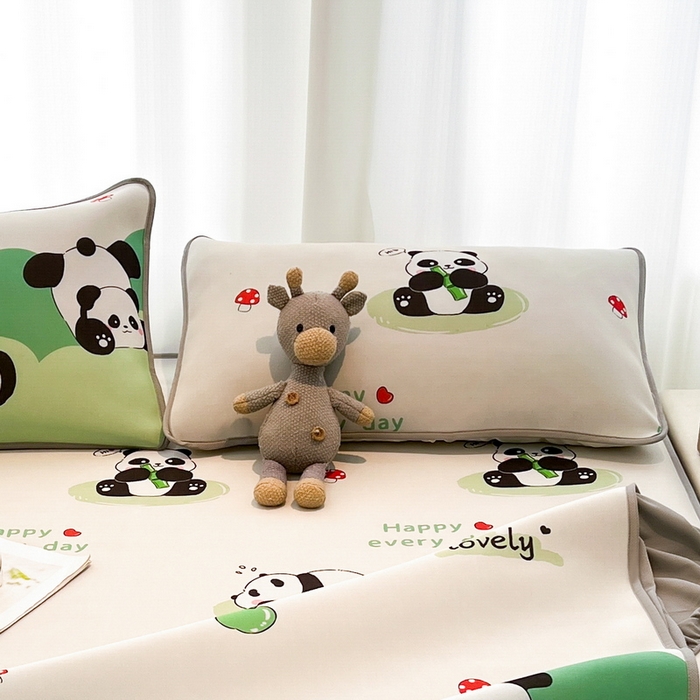91家纺网 家纺一手货源 找家纺 LIFE.丽芙 2025春夏新款独家研发太空层凉感冰丝枕头套印花包边款 幸运熊猫