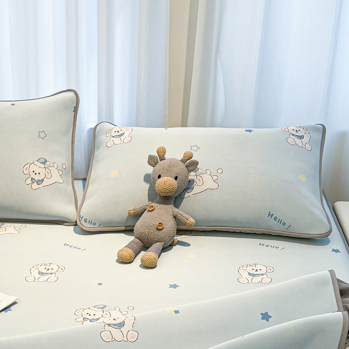 91家纺网 家纺一手货源 找家纺 LIFE.丽芙 2025春夏新款独家研发太空层凉感冰丝枕头套印花包边款 小奶狗